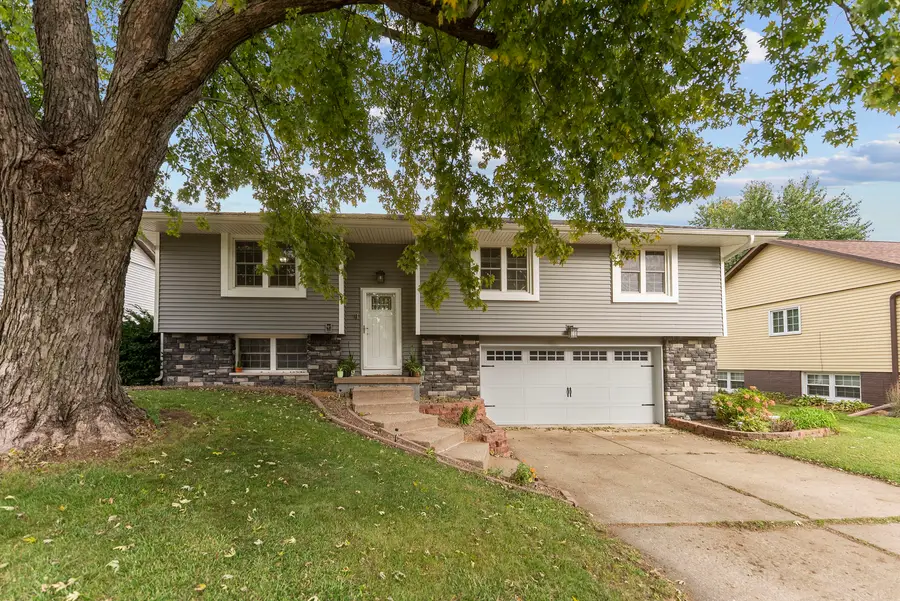 5807 Fillmore Street, Davenport, IA 52806 - #3