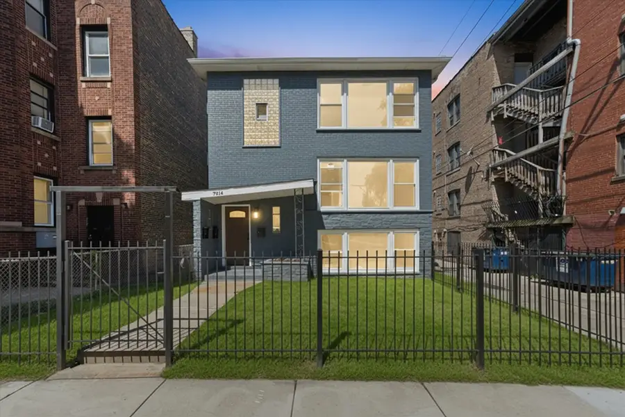 7914 S Essex Avenue, Chicago, IL 60617 - #2