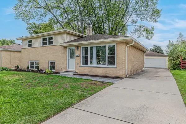 1321 Marcy Lane, Wheeling, IL 60090
