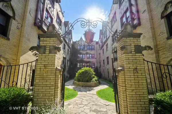 5653 N Spaulding Avenue #3E, Chicago, IL 60659