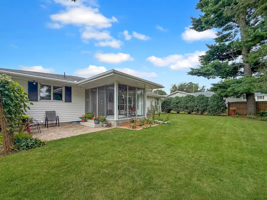 1353 Empire Court, Freeport, IL 61032 - #2