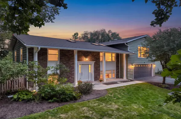 28 Ashlawn Avenue, Oswego, IL 60543