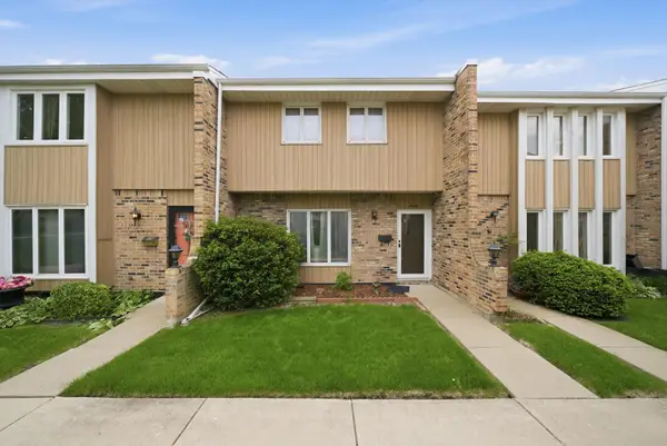 20 Ottawa Court, Justice, IL 60458