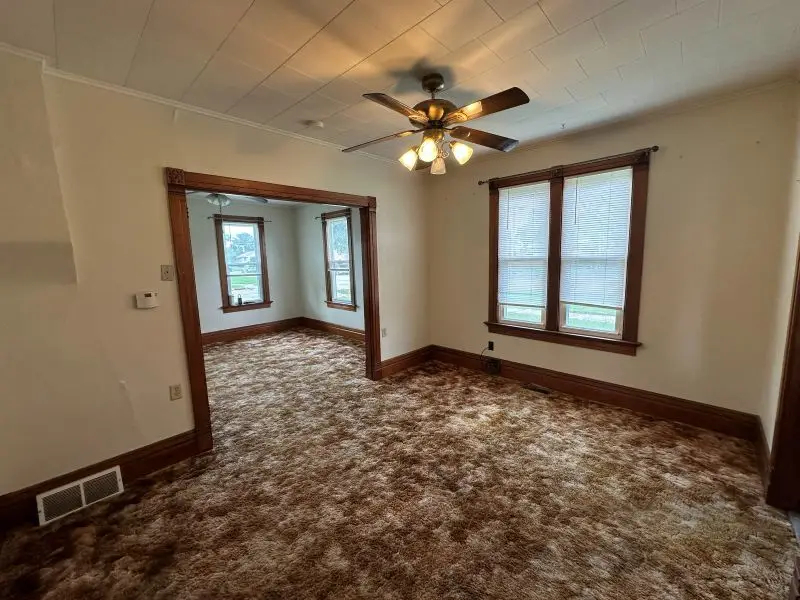 422 6th Street, Dewitt, IA 52472 - #3