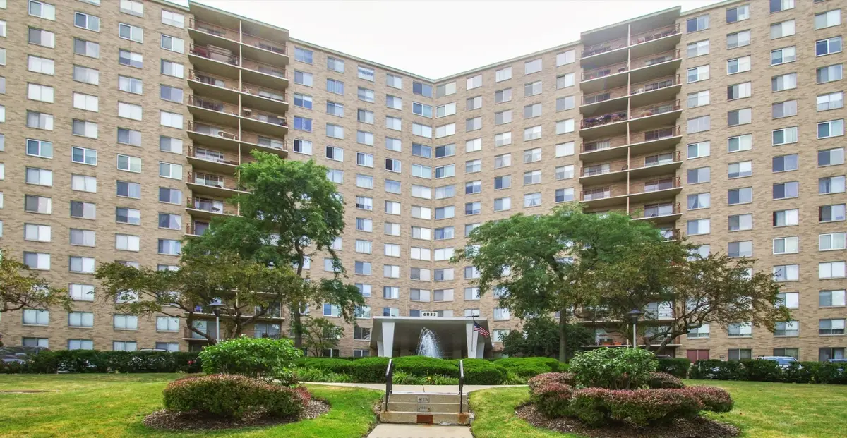 6833 N Kedzie Avenue #914, Chicago, IL 60645 - #1