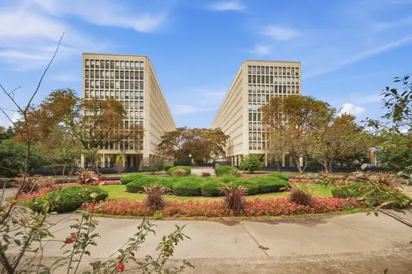 1400 E 55th Place #208S, Chicago, IL 60637