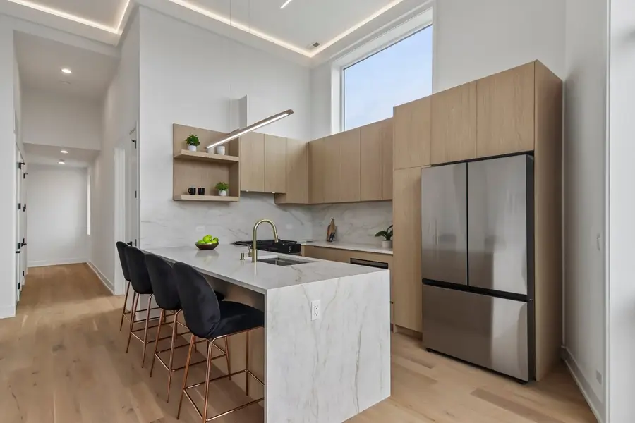 1656 N Bosworth Avenue #PH-4N, Chicago, IL 60642 - #2
