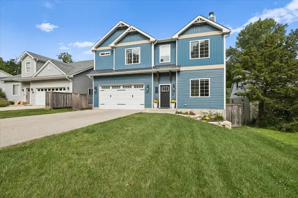 226 Juneway Terrace, Lake Bluff, IL 60044