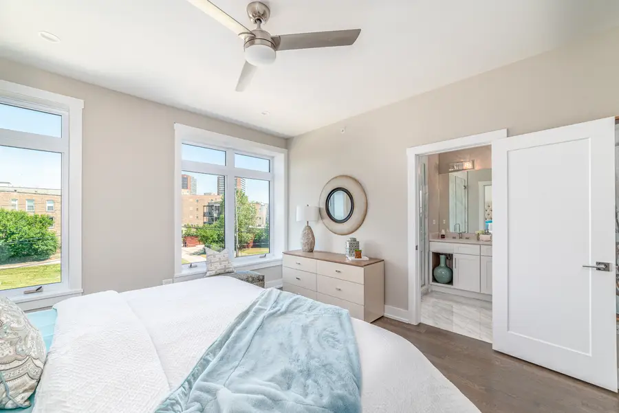 349 E 43rd Street, Chicago, IL 60653 - #3