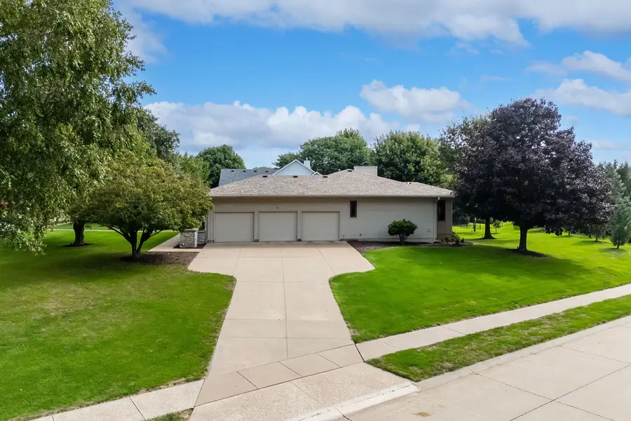 5349 Griffin Lane, Bettendorf, IA 52722 - #3