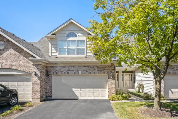 916 Havenshire Court #916, Naperville, IL 60565