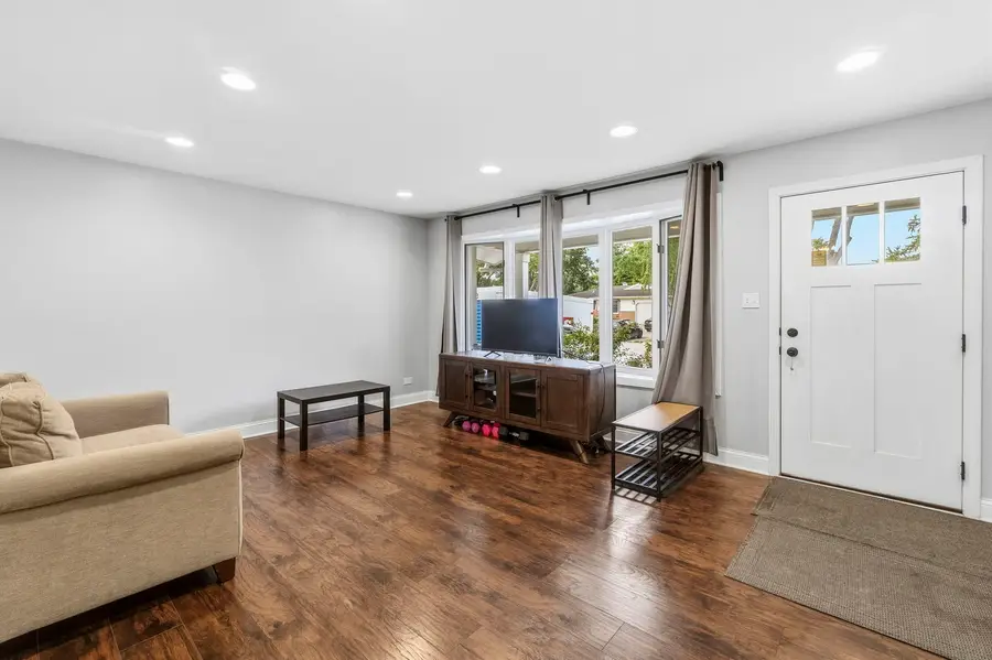 457 Lilac Lane, Elk Grove Village, IL 60007 - #2