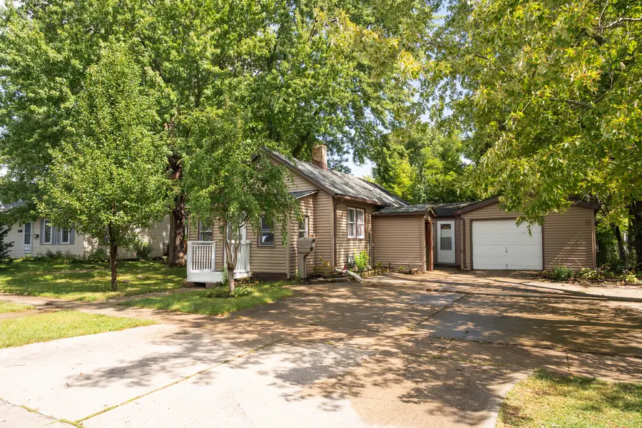 109 S 9th Street, Rochelle, IL 61068 - #2