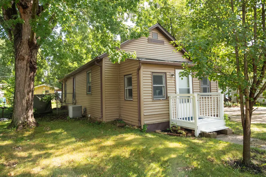 109 S 9th Street, Rochelle, IL 61068 - #3