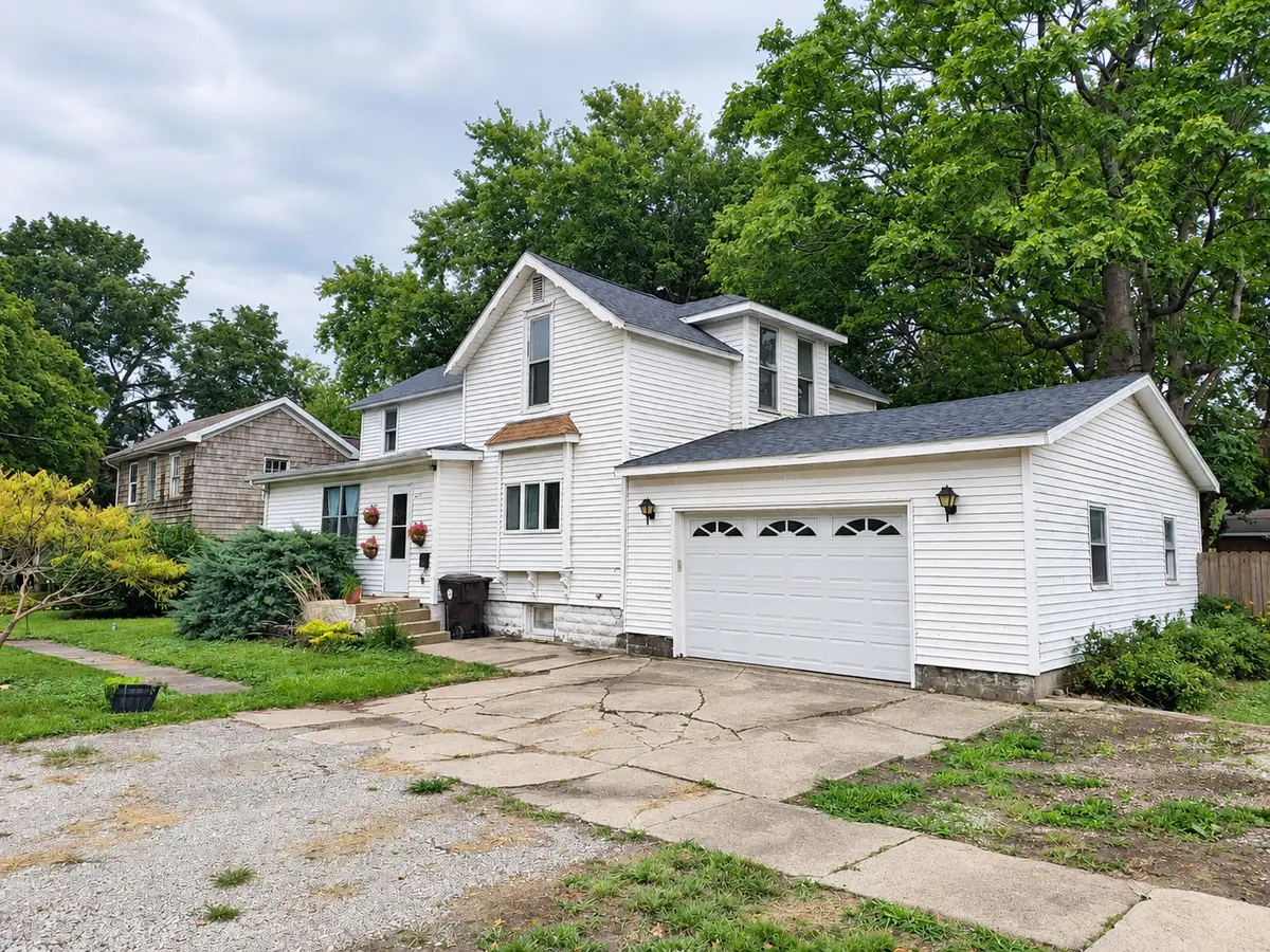 617 S Macon Street, Bement, IL 61813 - #1