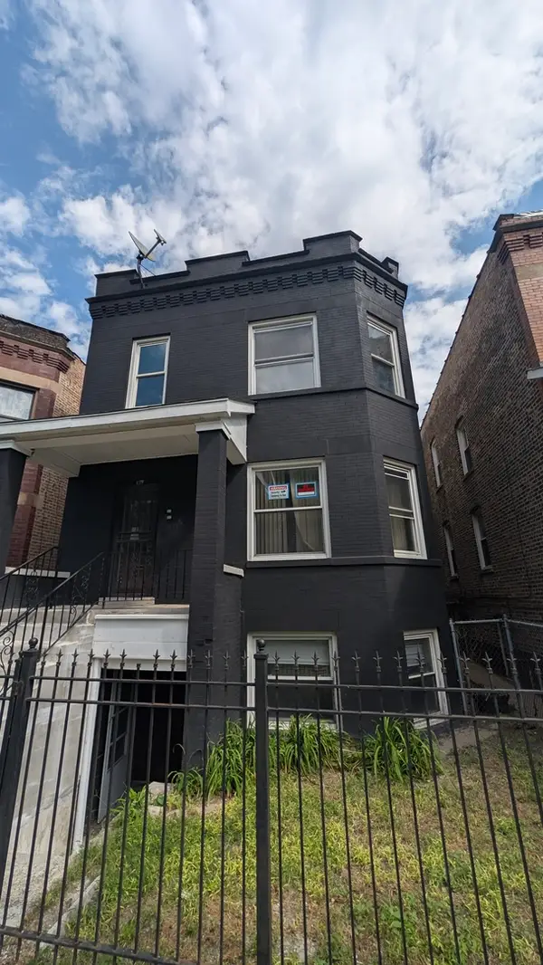 821 N Mozart Street, Chicago, IL 60622