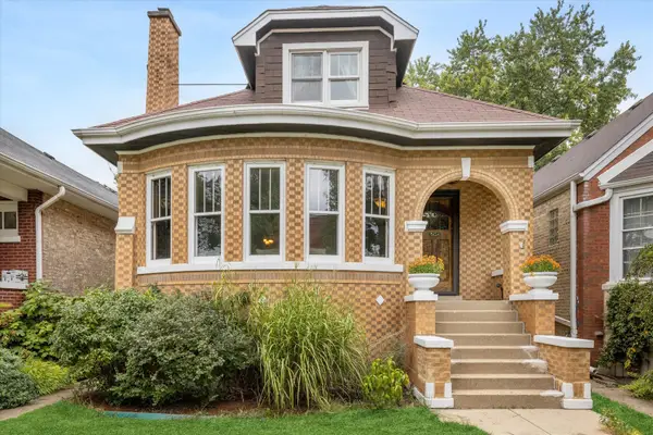 5424 W Waveland Avenue, Chicago, IL 60641