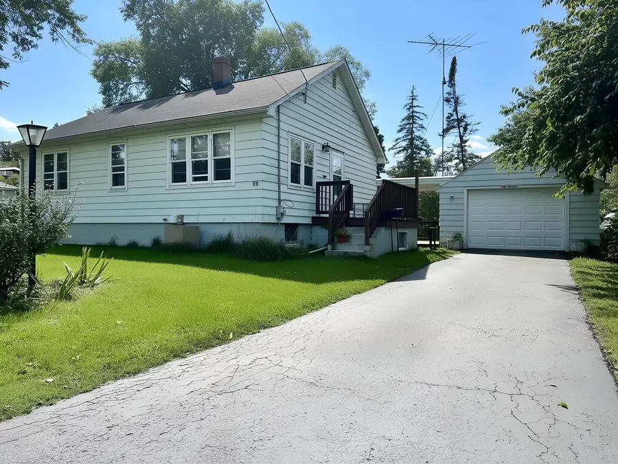 816 Mitchell Street, Woodstock, IL 60098 - #2