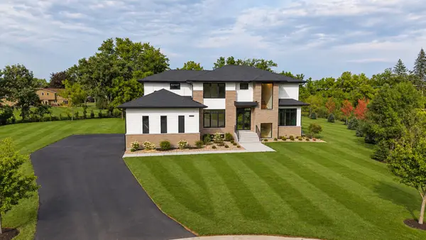 23589 N Owl Court, Lake Barrington, IL 60010