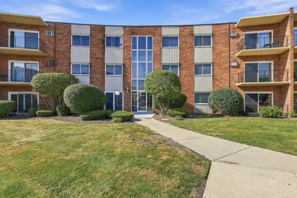 9724 S Karlov Avenue #304, Oak Lawn, IL 60453