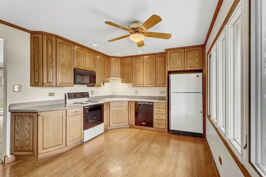 385 Pleasant Street, Hoffman Estates, IL 60169 - #3