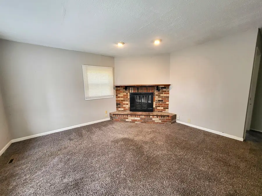 25 Thrush Road, Carpentersville, IL 60110 - #2