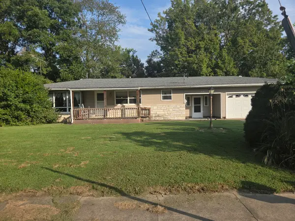 201 E 2nd Street, Grand Chain, IL 62941
