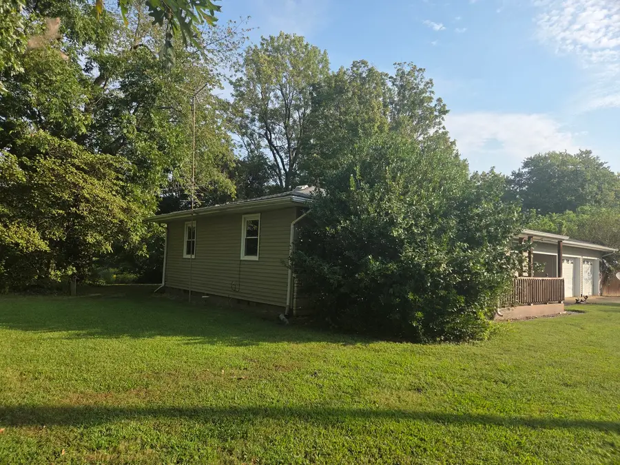 201 E 2nd Street, Grand Chain, IL 62941 - #3