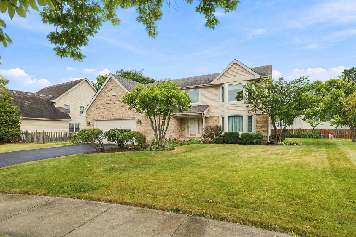 1011 E Amberwood Circle, Naperville, IL 60563 - #1