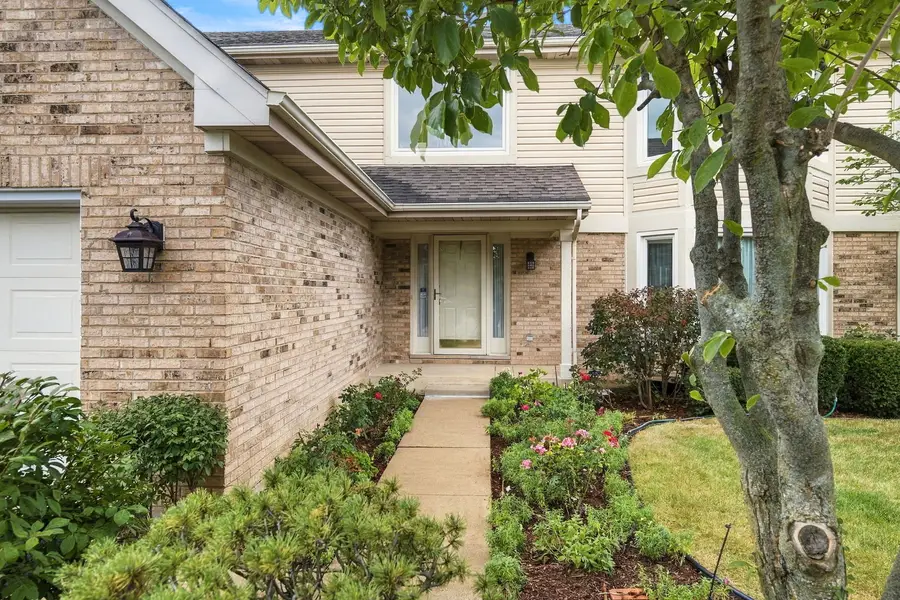 1011 E Amberwood Circle, Naperville, IL 60563 - #3