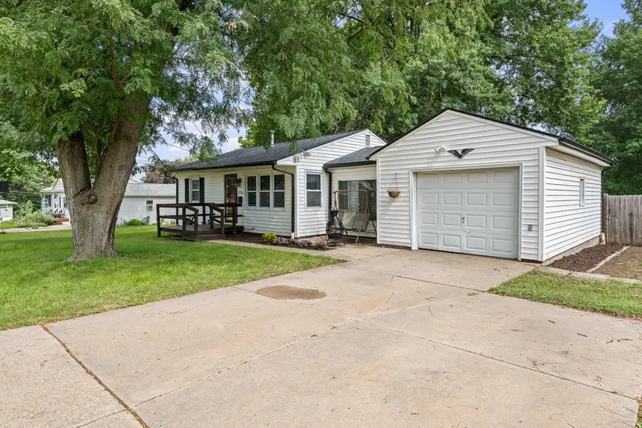 1531 29th Street, Bettendorf, IA 52722 - #3
