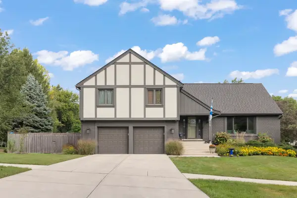 850 Glen Crest Drive, Glen Ellyn, IL 60137