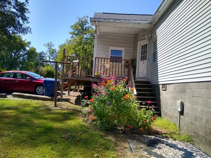 800 Locust Street, Vienna, IL 62995 - #2