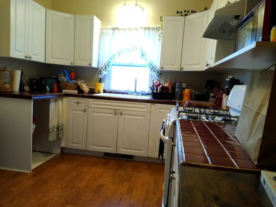 800 Locust Street, Vienna, IL 62995 - #3