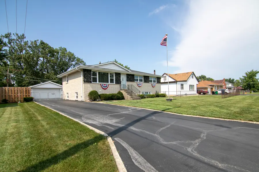 7416 S Octavia Avenue, Bridgeview, IL 60455 - #2