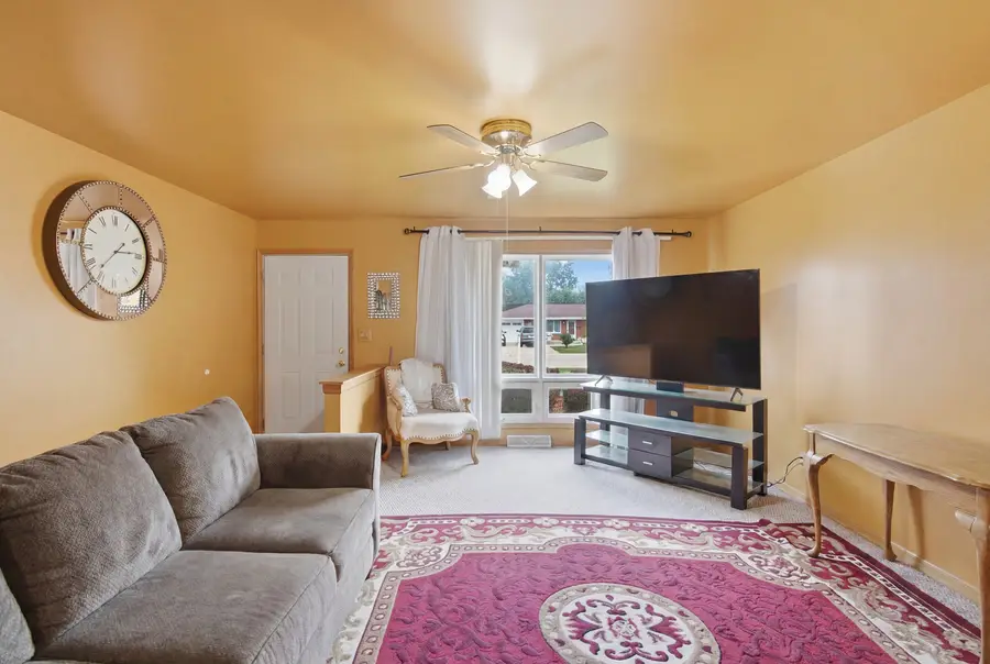1410 Austin Avenue, Aurora, IL 60505 - #2