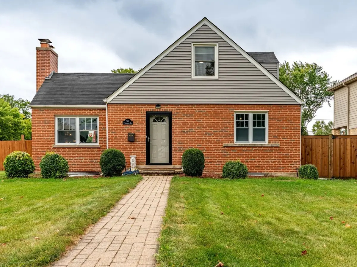 301 W Lonnquist Boulevard, Mount Prospect, IL 60056 - #1