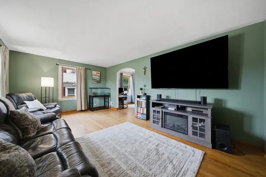 8716 S Richmond Avenue, Evergreen Park, IL 60805 - #3