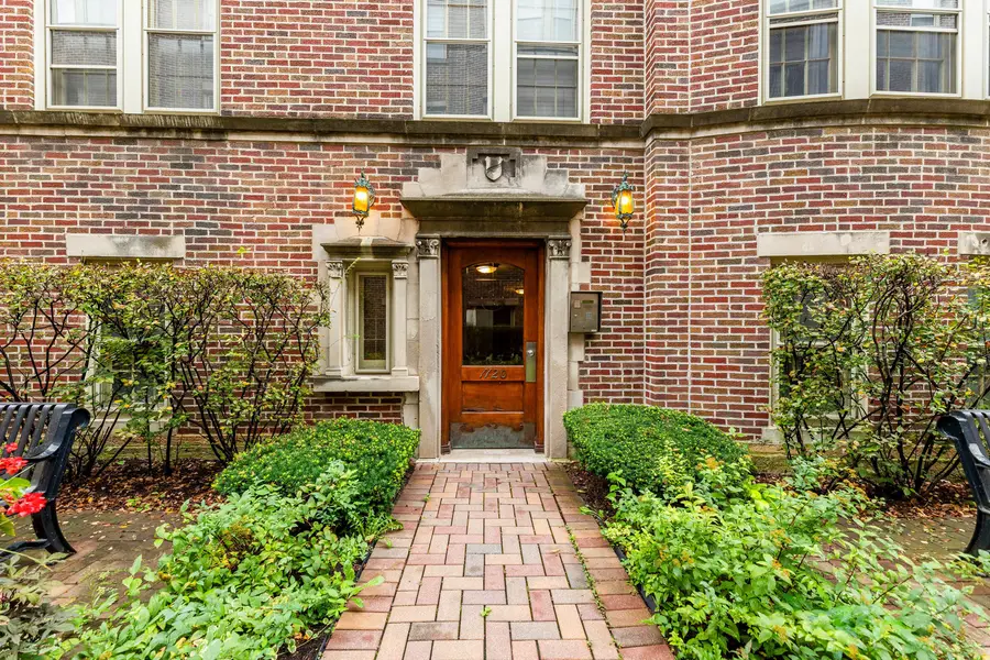 1120 Washington Boulevard #3B, Oak Park, IL 60302 - #2