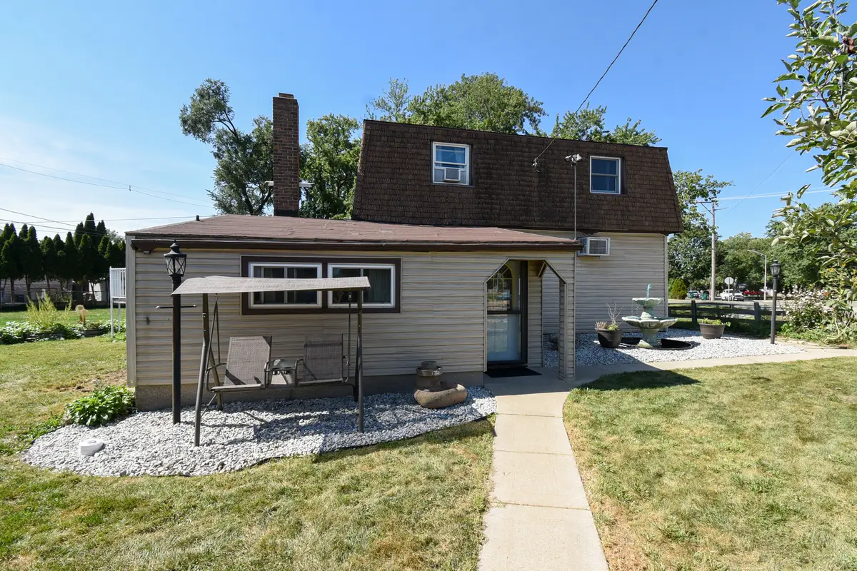 8145 State Road, Burbank, IL 60459 - #1