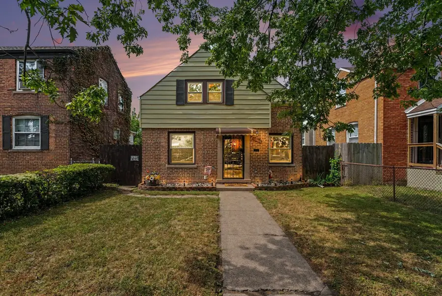 11112 S Avenue C Avenue, Chicago, IL 60617 - #2