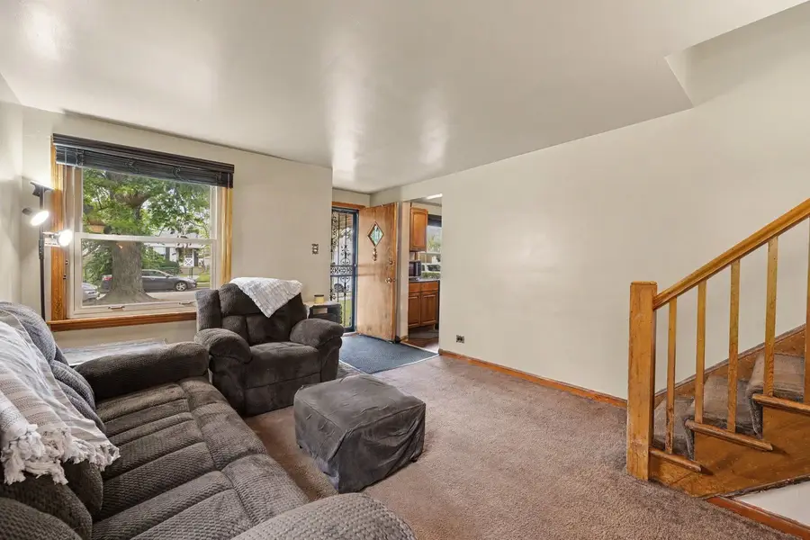 11112 S Avenue C Avenue, Chicago, IL 60617 - #3