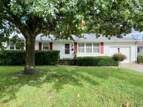 806 9th Street, Camanche, IA 52730