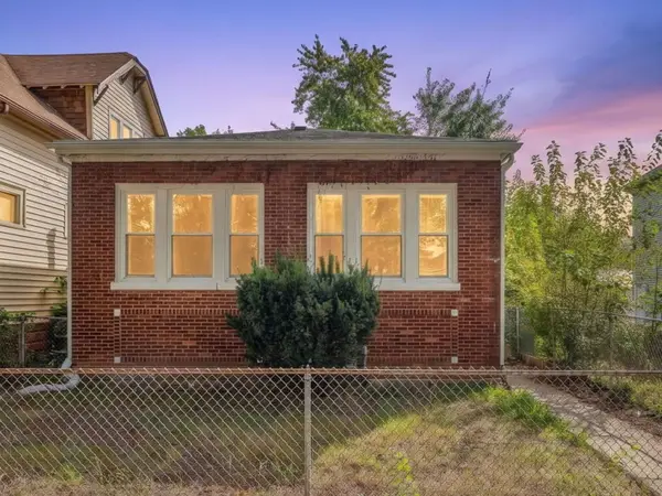 10721 S Prairie Avenue, Chicago, IL 60628