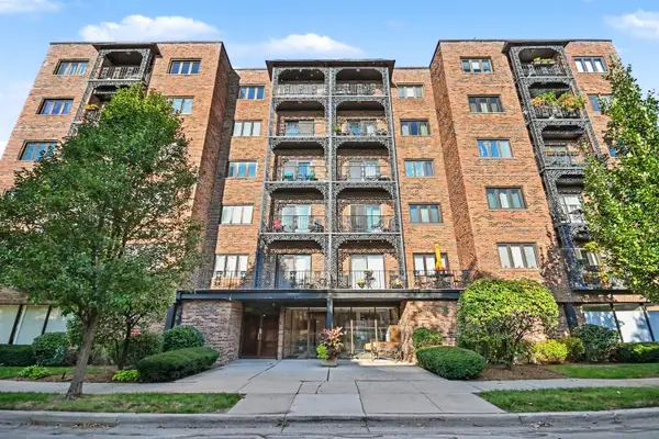414 Clinton Place #206, River Forest, IL 60305