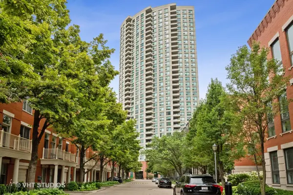 501 N Clinton Street #704, Chicago, IL 60654