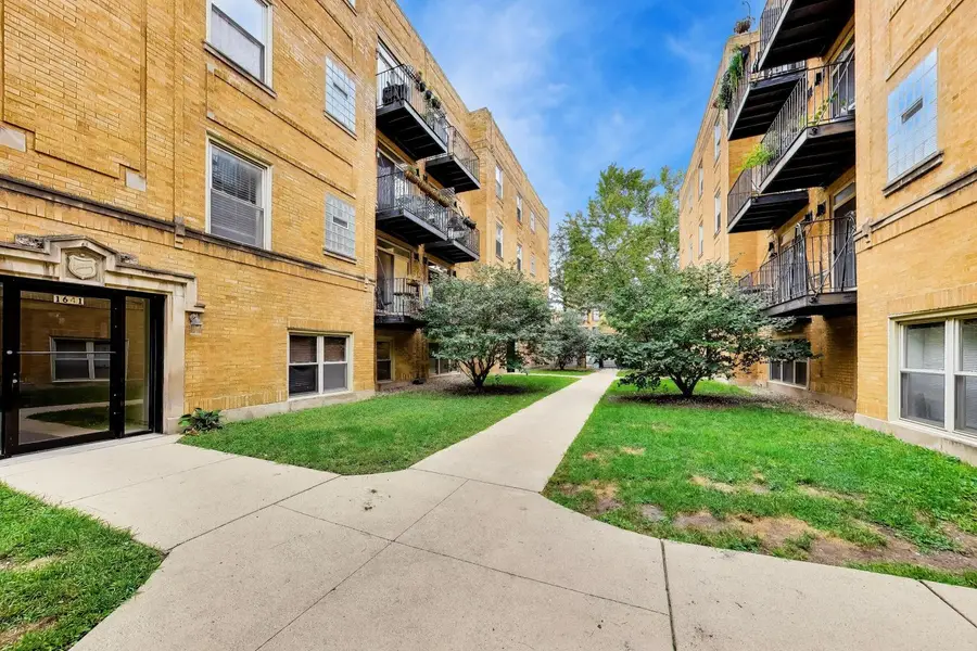 1639 W Farwell Avenue #2, Chicago, IL 60626 - #2