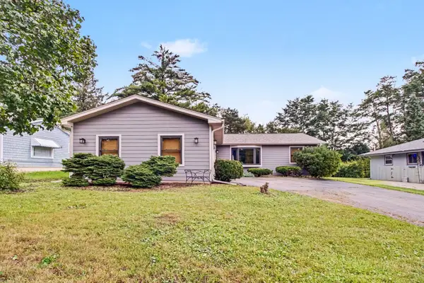 821 S Hough Street, Barrington, IL 60010