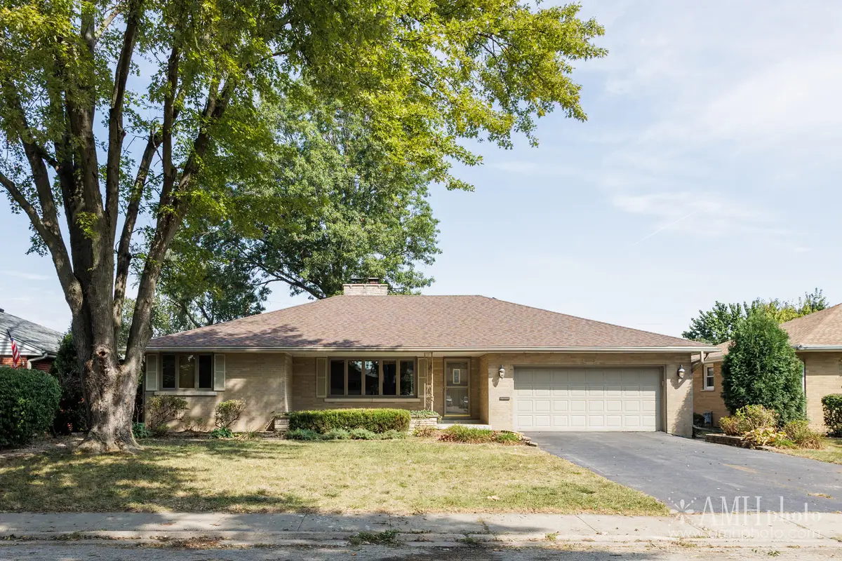 1033 W Hawkins Street, Kankakee, IL 60901 - #1