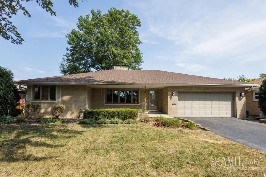 1033 W Hawkins Street, Kankakee, IL 60901 - #2